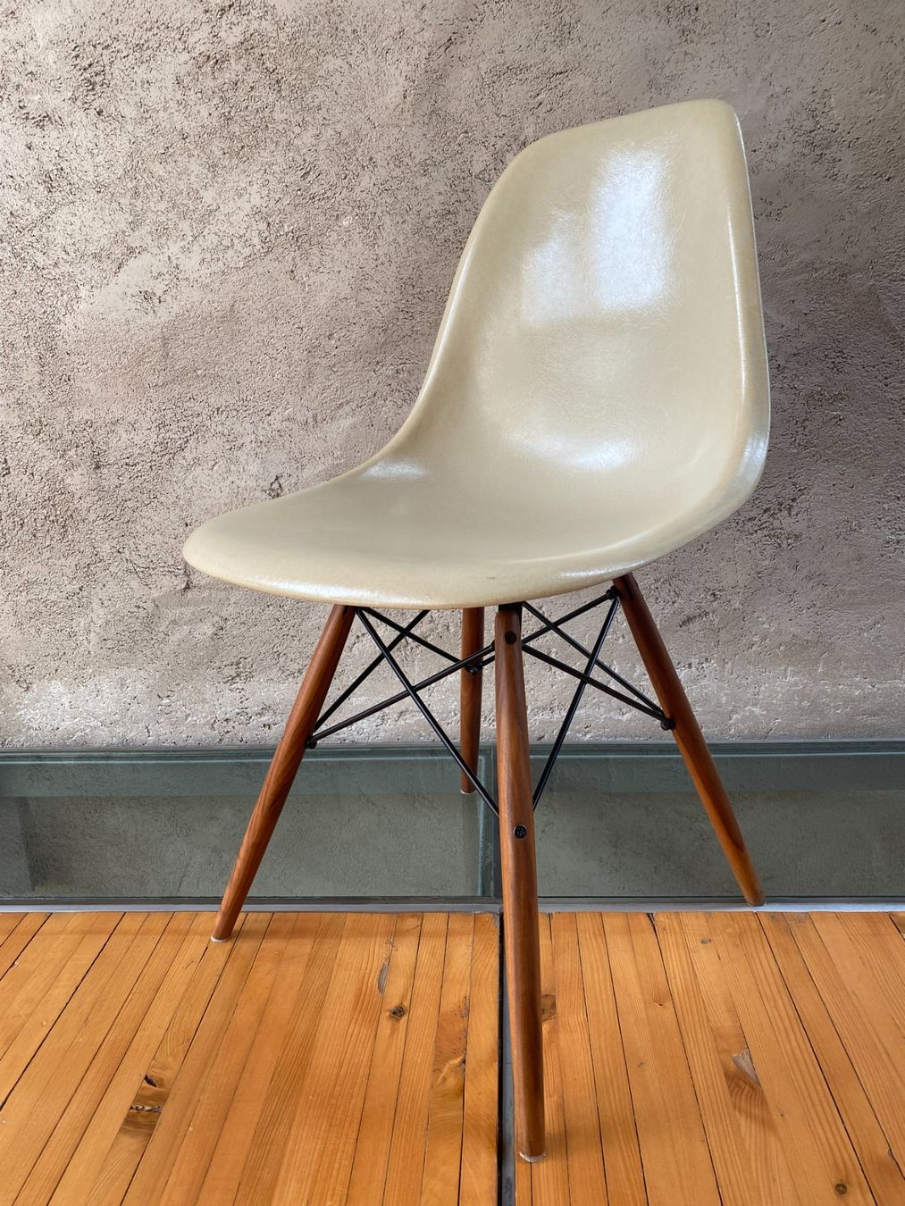 Herman Miller Sedie: Eames Chair - Herman Miller – Usato da Vevey venduto da Zpahud
