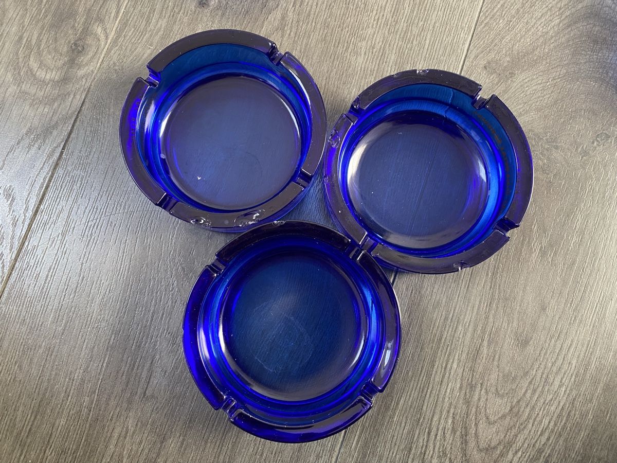 Portacenere: 12 blaue Aschenbecher  – Usato da Hägglingen venduto da Karin0802 7