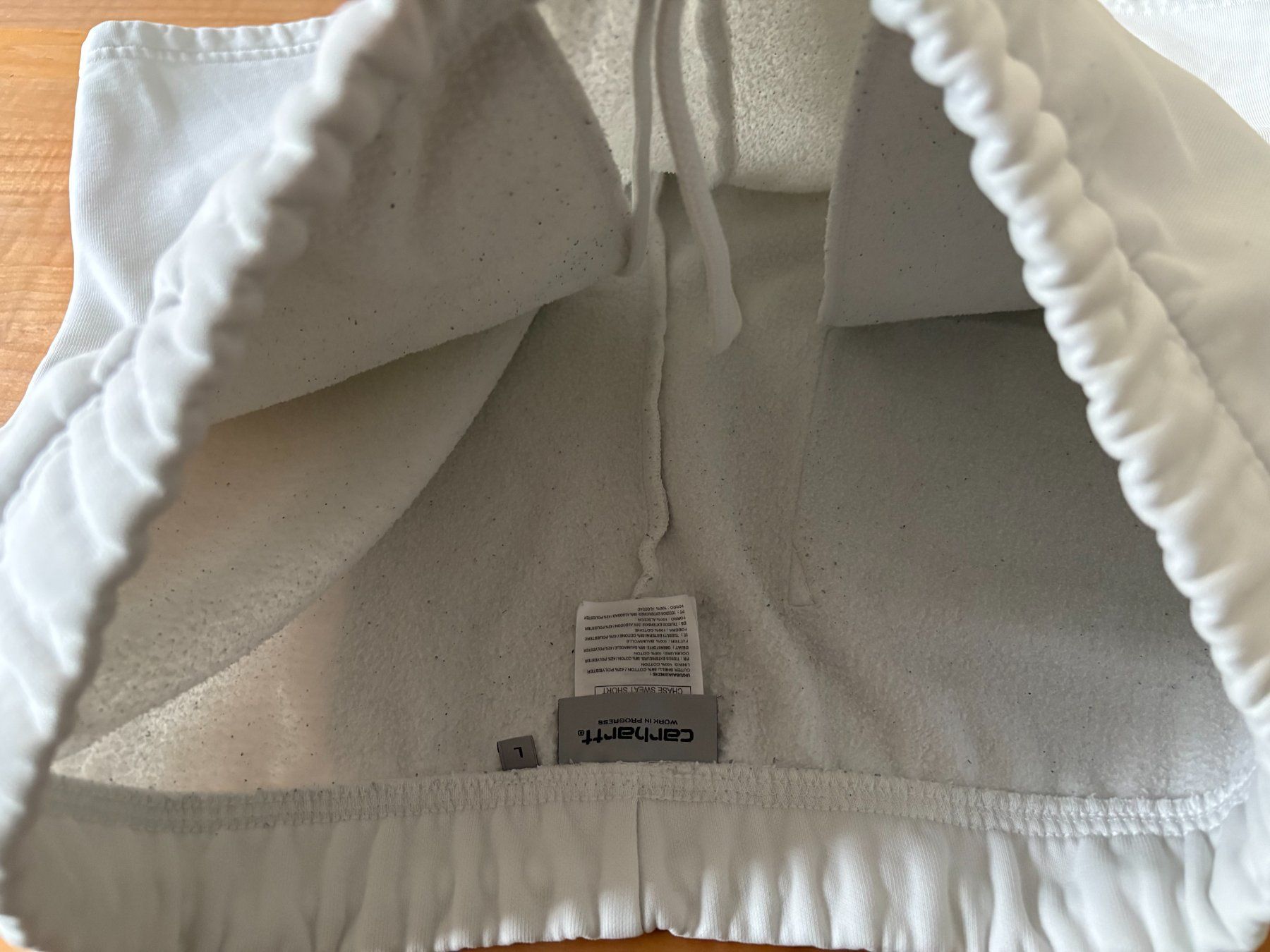 Carhartt Pantaloni: Carhartt WIP Chase Sweat Short Weiss – Usato da Muri AG venduto da as.secondary 2
