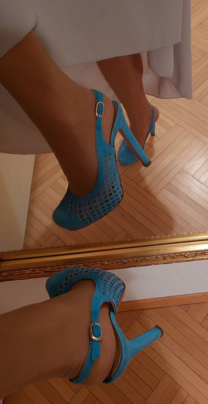 Scarpe da donna: Hellblaue Wildleder Sandalen Gr. 37.5 Frühling / Pollini – Usato da Romanshorn venduto da SwissEnn 3