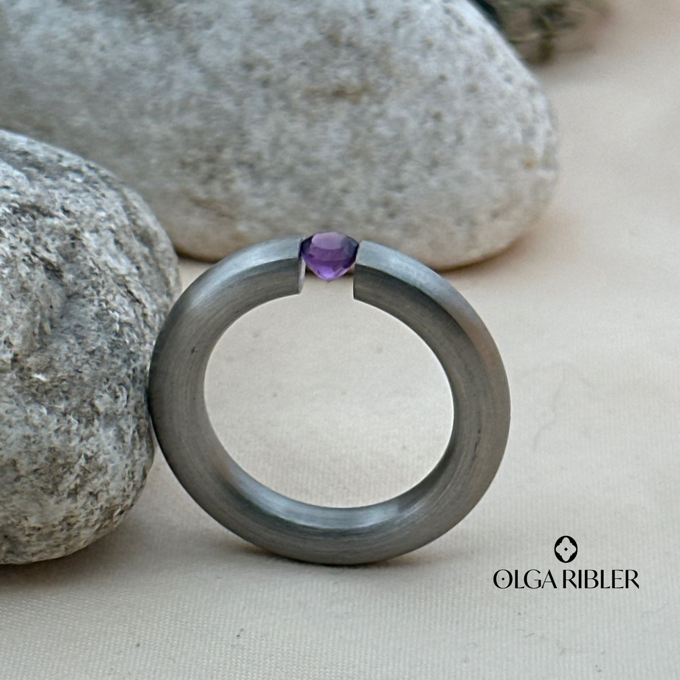 Olga Ribler Bagues: Edelstahl 4 mm  Ring Amethyste,  Ringgrösse 50 – Neuf (Voir description) à Luzern par Schmuckoutlet 8