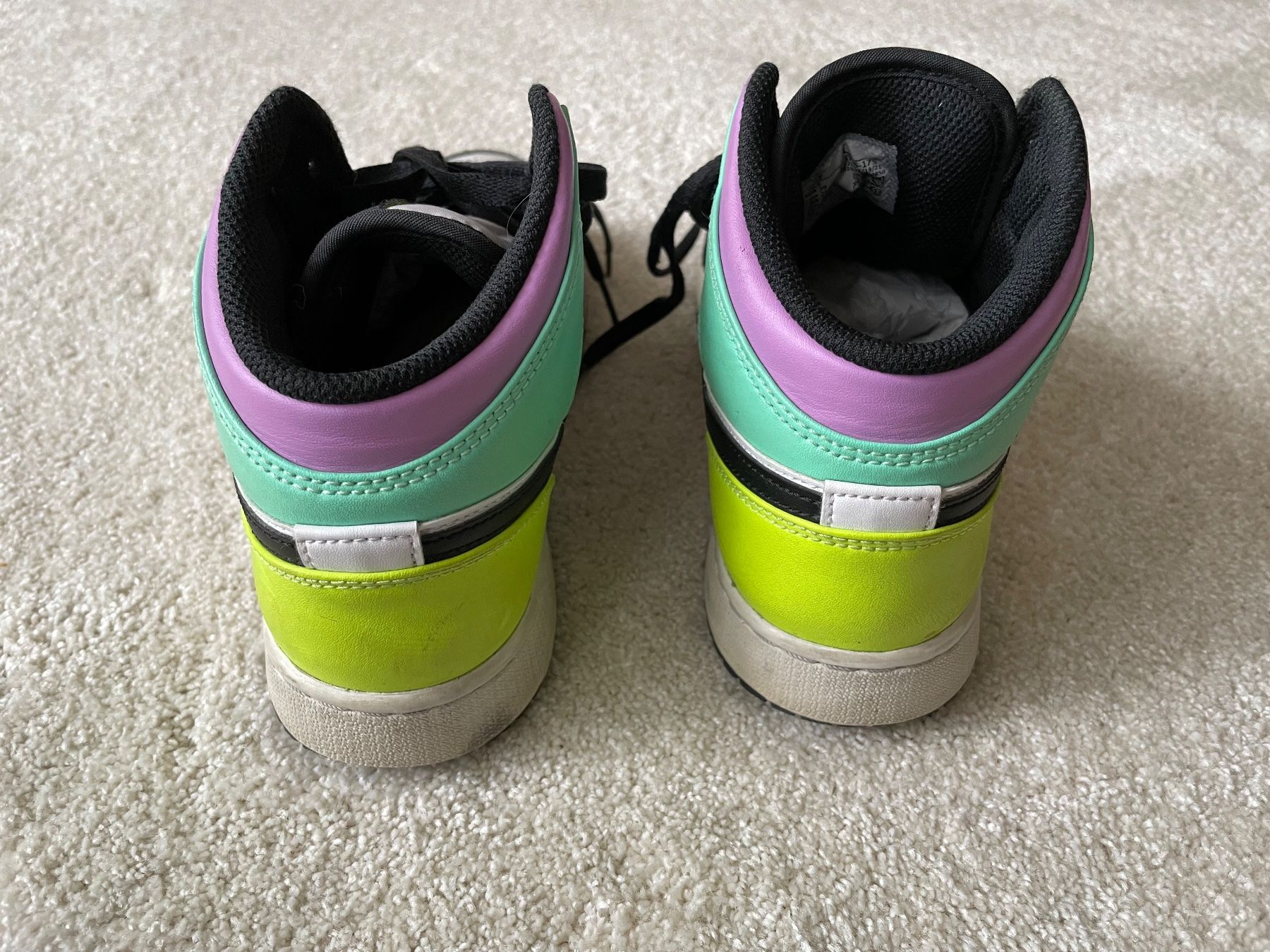 Jordan Schuhe für Mädchen: Nike Air Jordan 1 Mid Gr 39 – Gebraucht aus Ebmatingen von Reva-Sue 5