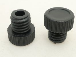 4 Schrauben mit M12x2 Gewinde Kunststoff