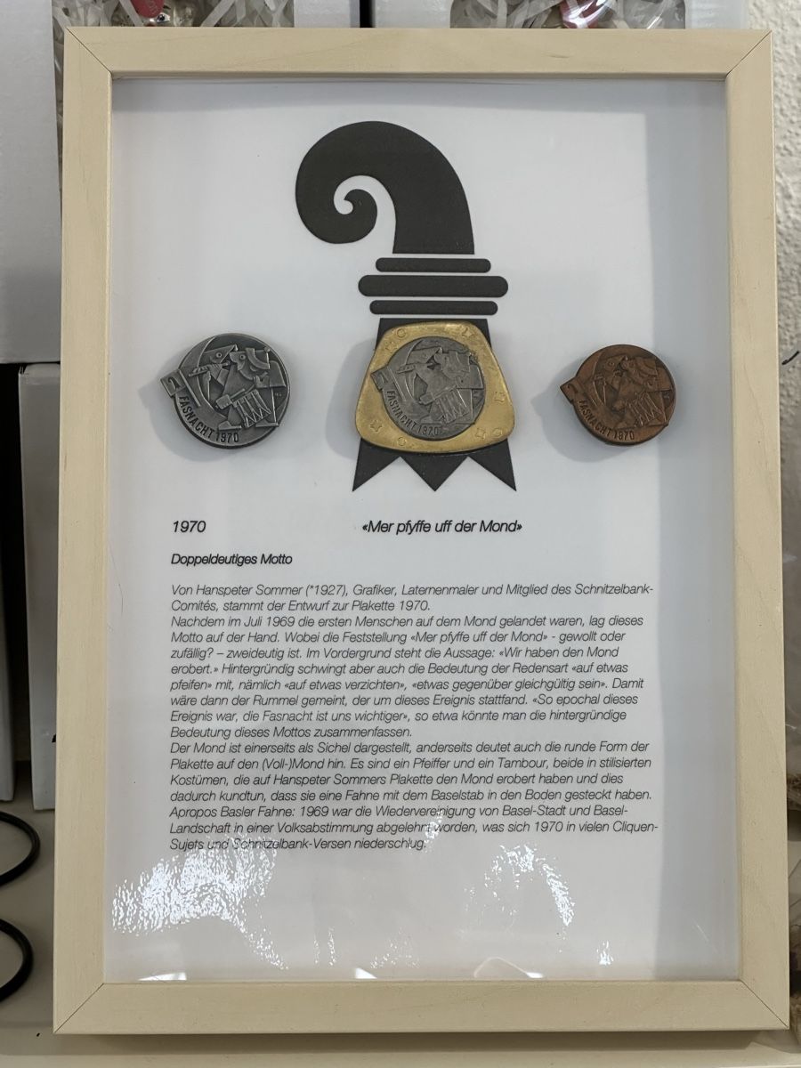 Basler Plaquettes & Badges: Fasnacht Basel Satz gerahmt inkl Rädäbäng – Neuf (Voir description) à Basel par fasnachtsoutlet1965