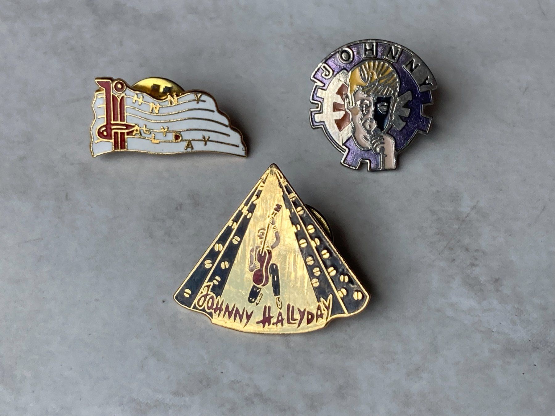 Placchette & Badge: 3 Pins Johnny Hallyday – Usato da Bassecourt venduto da CALUMET-X