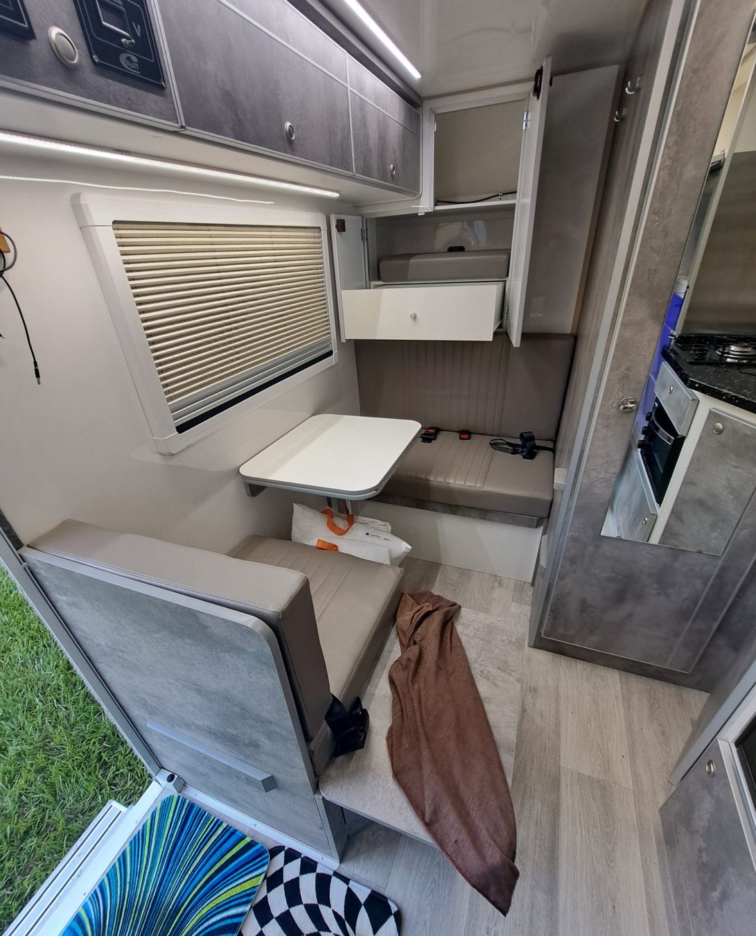 Toyota Camping Fahrzeuge: HILUX 2.4 4X4 in Argentinien – Gebraucht aus Hombrechtikon von msirius75 1