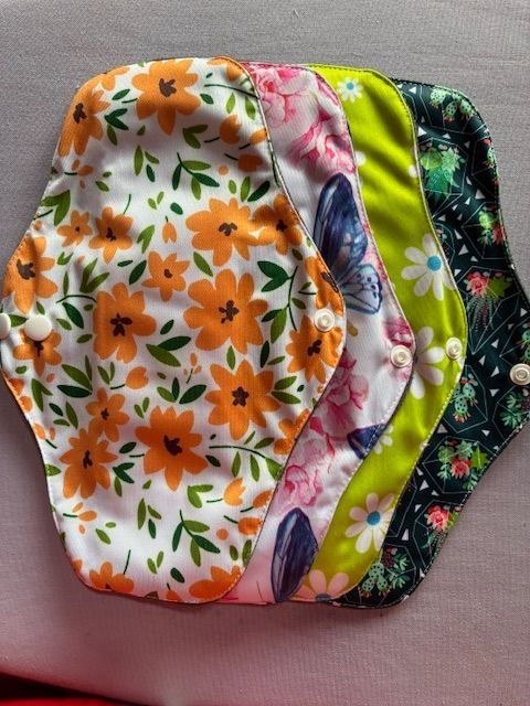 Altra biancheria intima: 4 Damen Stoffbinden Wiederverwendbar – Nuovo e nell'imballaggio originale da Matt venduto da Stoffwindel 1