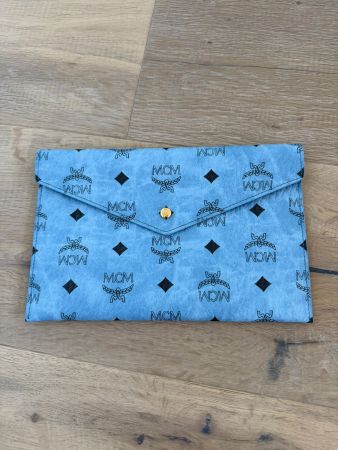 Neu Original MCM Pouch