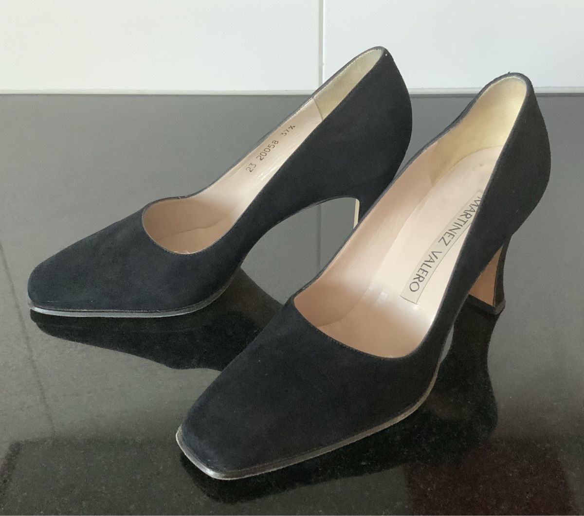 Damenschuhe: Highheels Wildleder schwarz Gr. 37.5 – Gebraucht aus Münsingen von Innchen 1