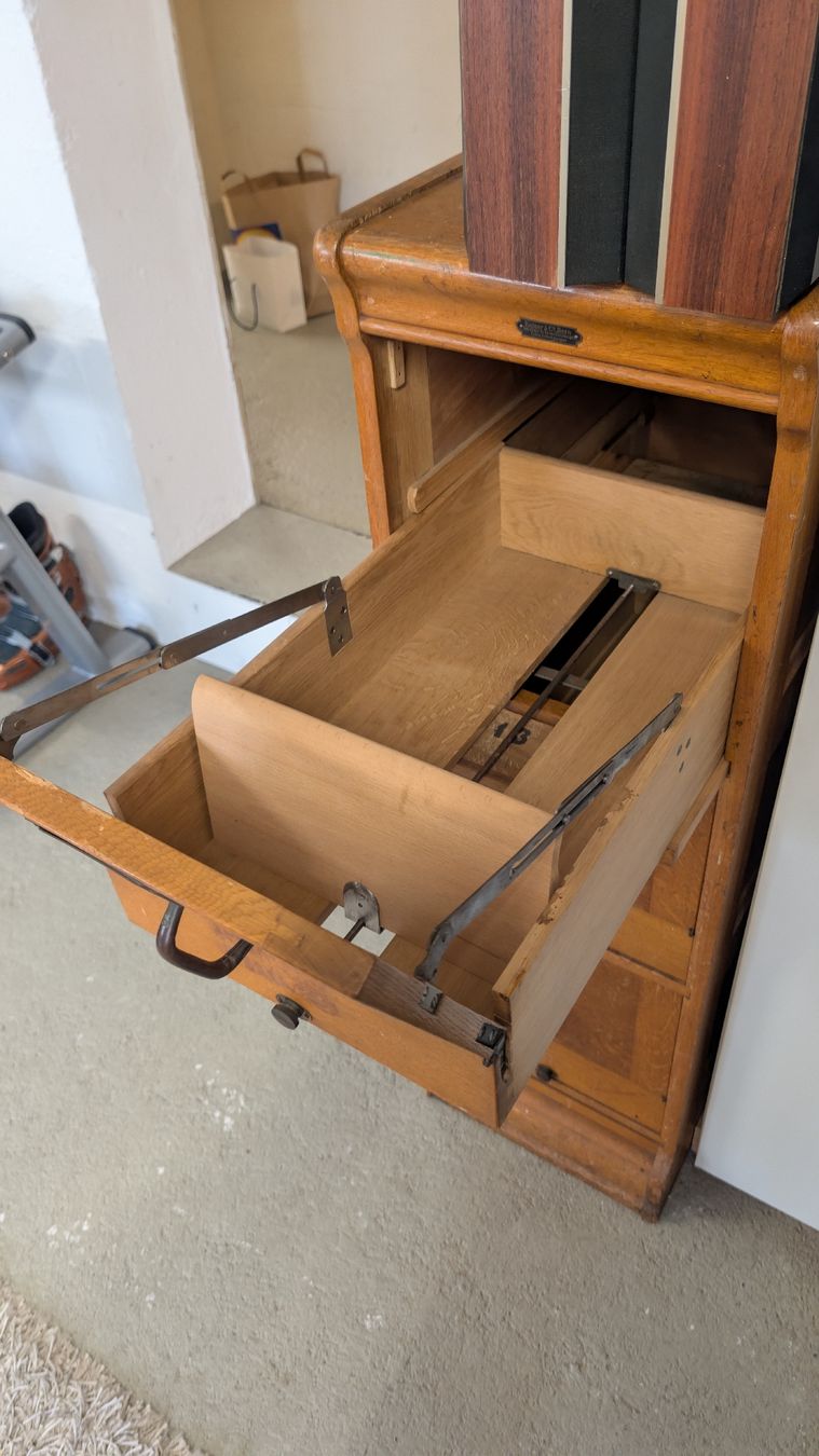 Armadi: Antiker Aktenschrank  – Usato da Erstfeld venduto da wip_n2bf 2