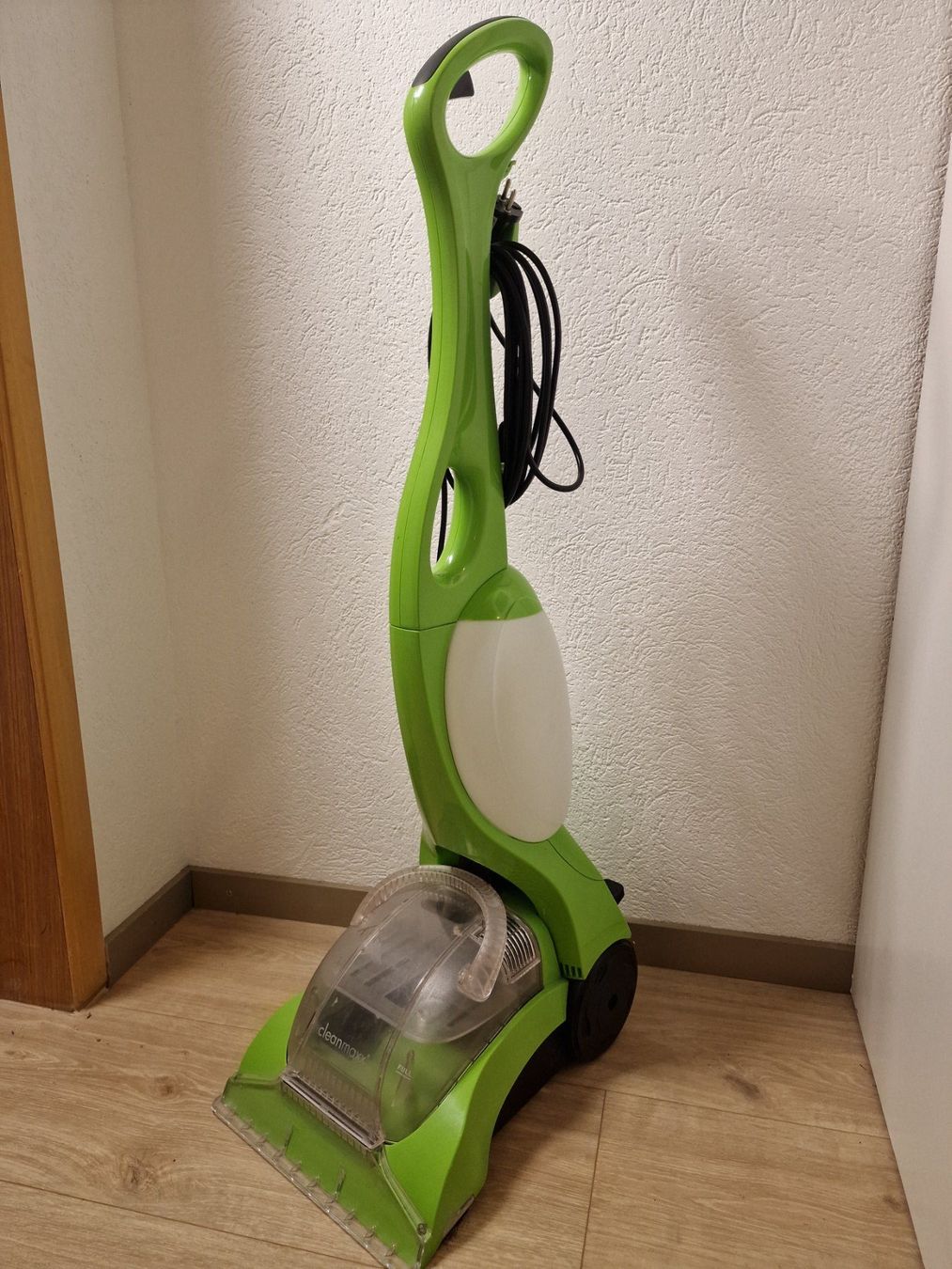 Cleanmaxx Aspirapolveri & Accessori: Cleanmaxx Waschsauger & Teppichreiniger ab 1,- – Usato da Herisau venduto da whitepaper