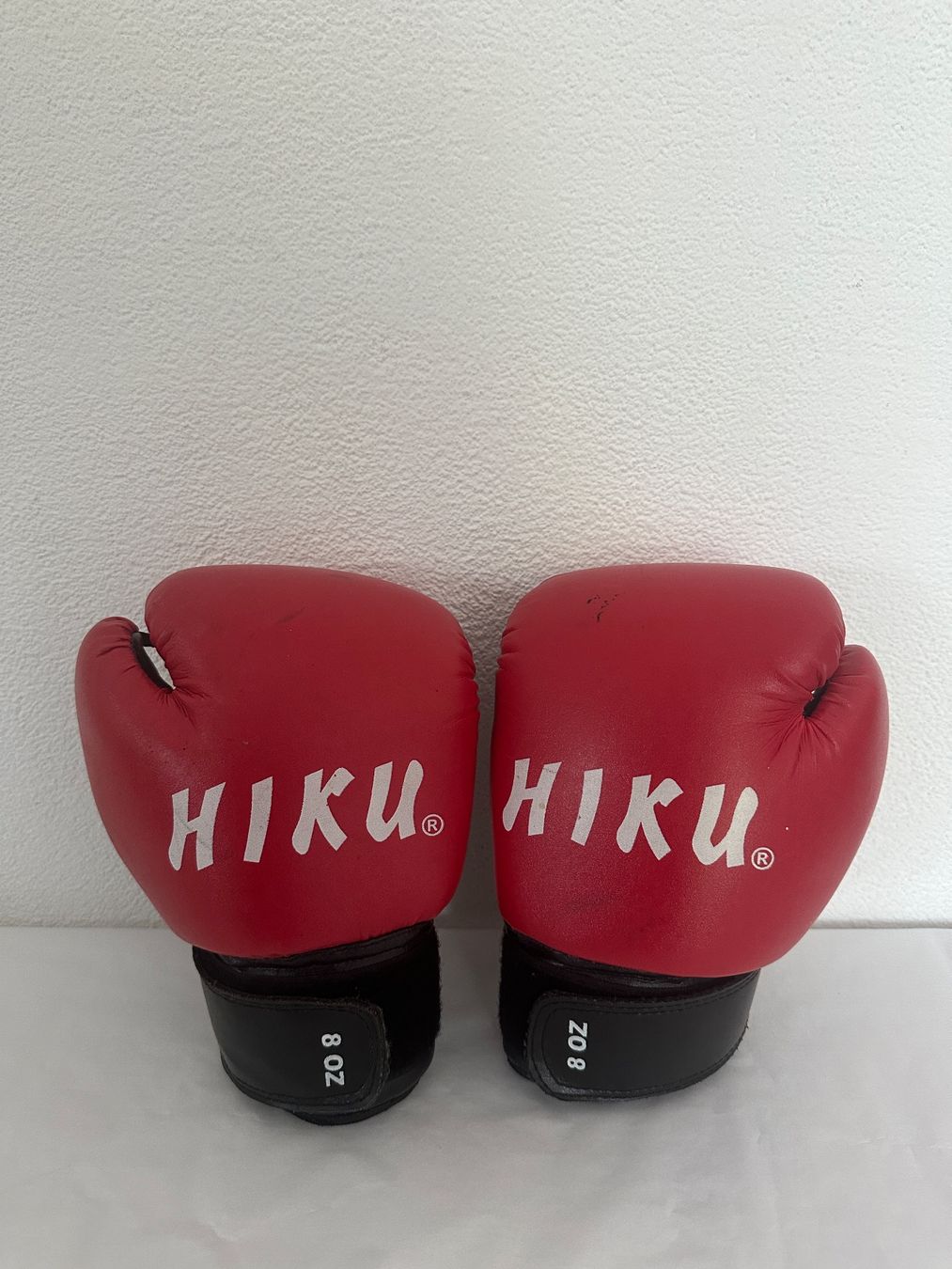 Gants & mitaines : HIKU Handschuhe 8oz (Rot) – D'occasion à Adliswil par shady2207