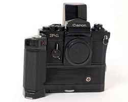 Canon F-1 mit Motor Drive, Sportsucher u. Datumeinblendung