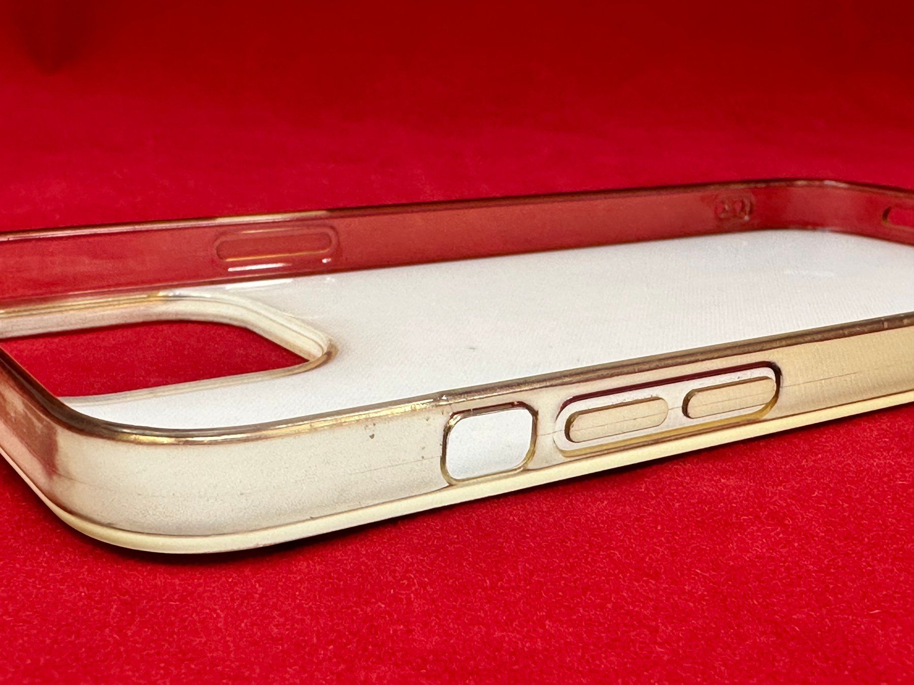 Apple Covers & Schutzfolien: Cover für iPhone 13 Pro Max – Gebraucht aus Egolzwil von Bubbly76 3