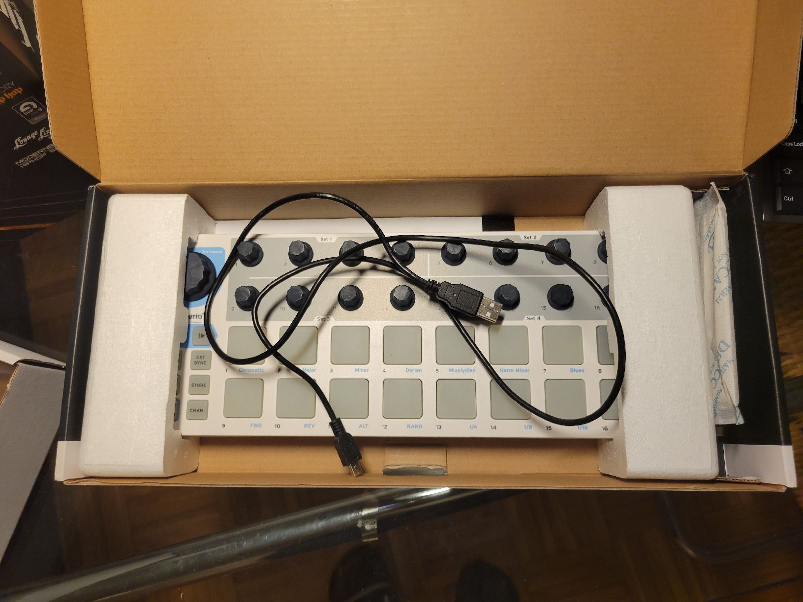 Arturia Strumenti musicali: Arturia MiniLab 3, BeatStep, Hiphop Producer Programm – Usato da Flamatt venduto da bravura 2