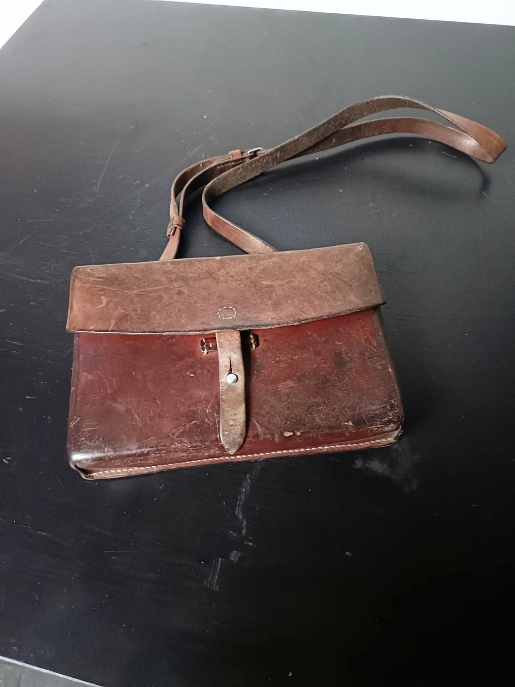 Schweizer Armee Taschen: Militärledertasche Schweizer Armee. – Gebraucht aus Däniken SO von sgoldvreni