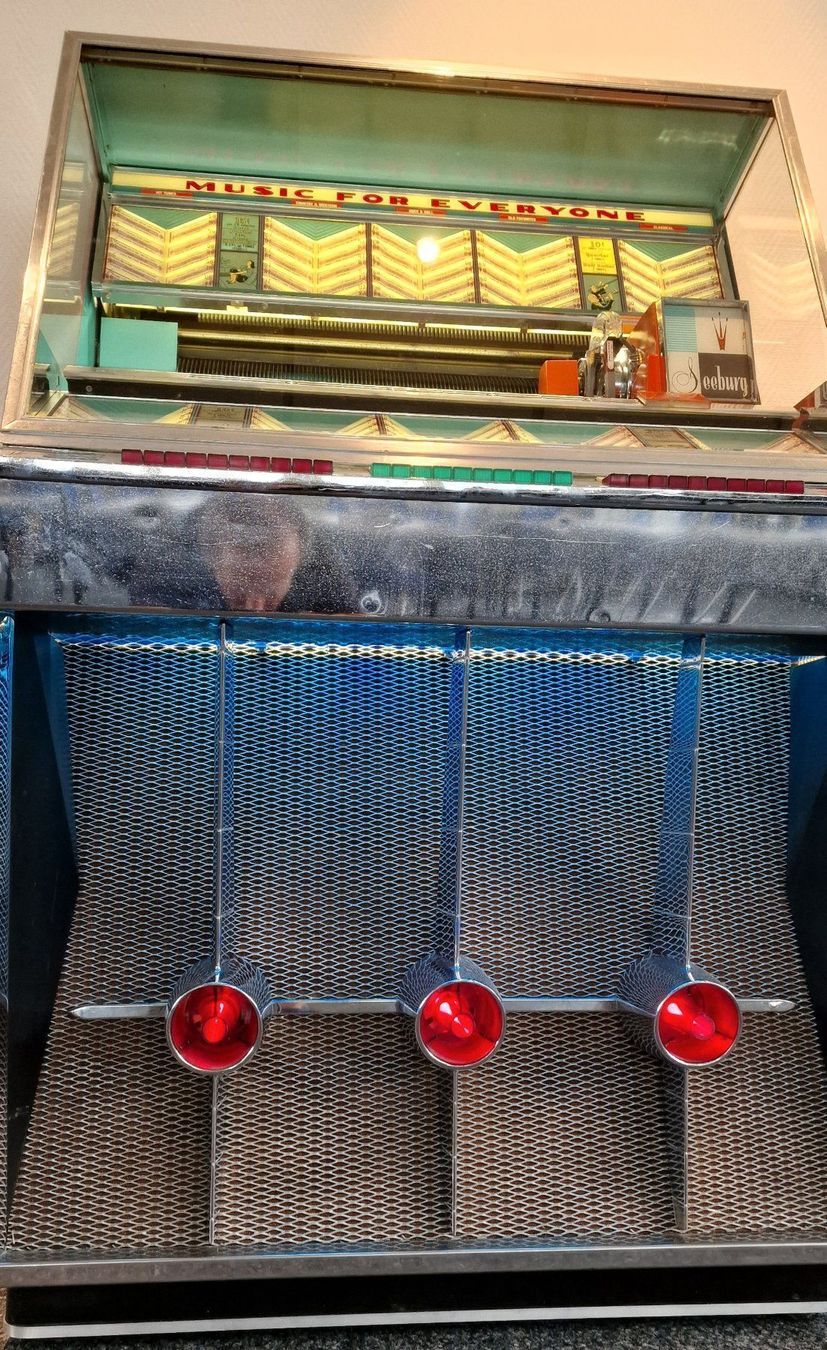 Jukebox: Musikbox Seeburg 201 – Usato da Geroldswil venduto da jukeman 1