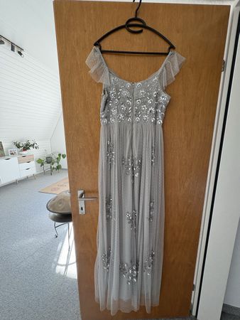 Elegantes Maya Deluxe Abendkleid – Grösse 36/38