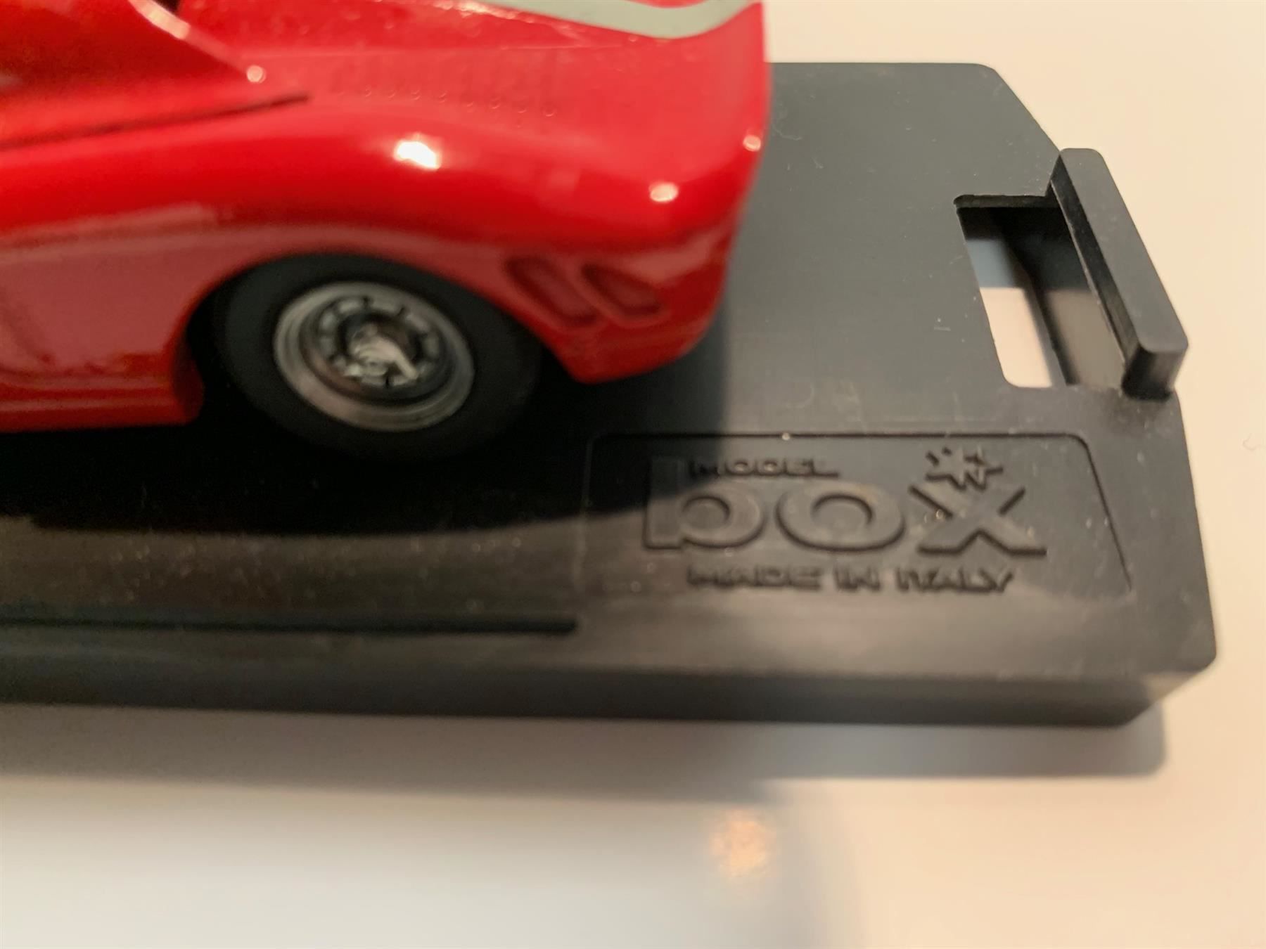 Ferrari Modellautos: Ferrari P2 Spider Le Mans 1965 1:43 – Defekt aus Kerzers von tisyayasuBE 8