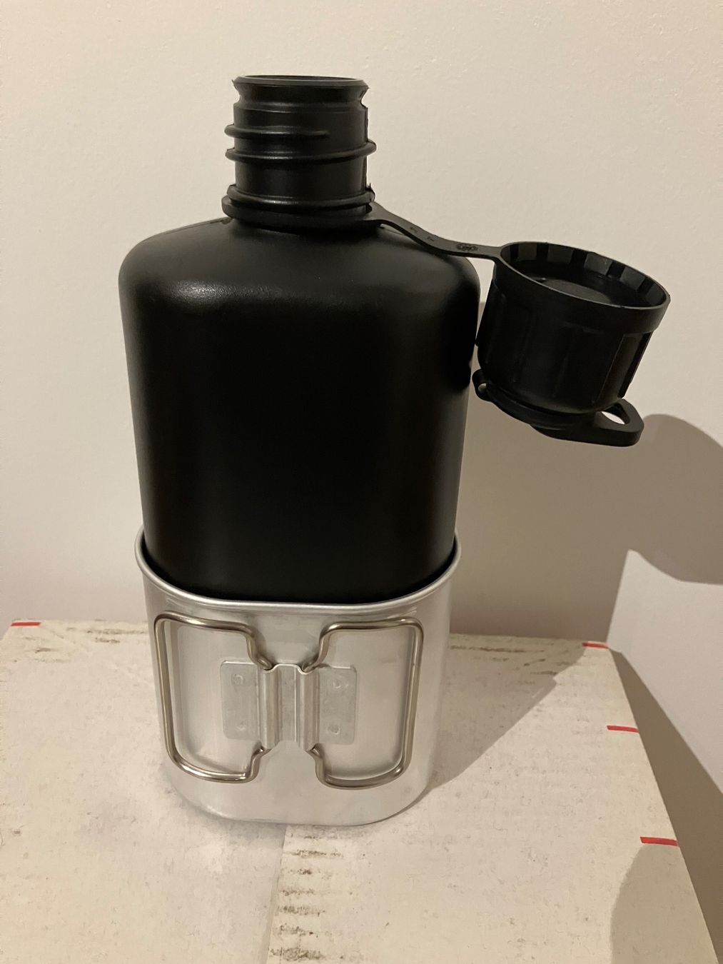 Schweizer Armee Attrezzatura & Pezzi di ricambio: Schweizer Armee Feldflasche M84, Wasserflasche Trinkflasche – Nuovo (secondo la descrizione) da Schlieren venduto da mvm01