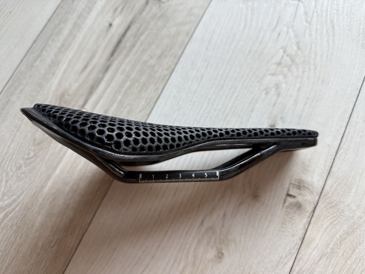 Pezzi di ricambio: Carbon 3D Bike Saddle Stealth – Usato da Leysin venduto da awo_cm7y 2
