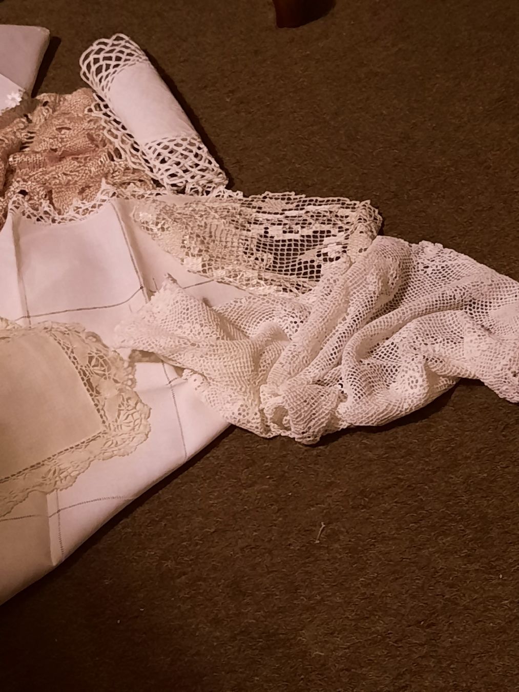 Altra biancheria da tavola: Alte Deckchen, Tischdecken, Läufer - Vintage Textilien! – Usato da Busswil BE venduto da balu37 6