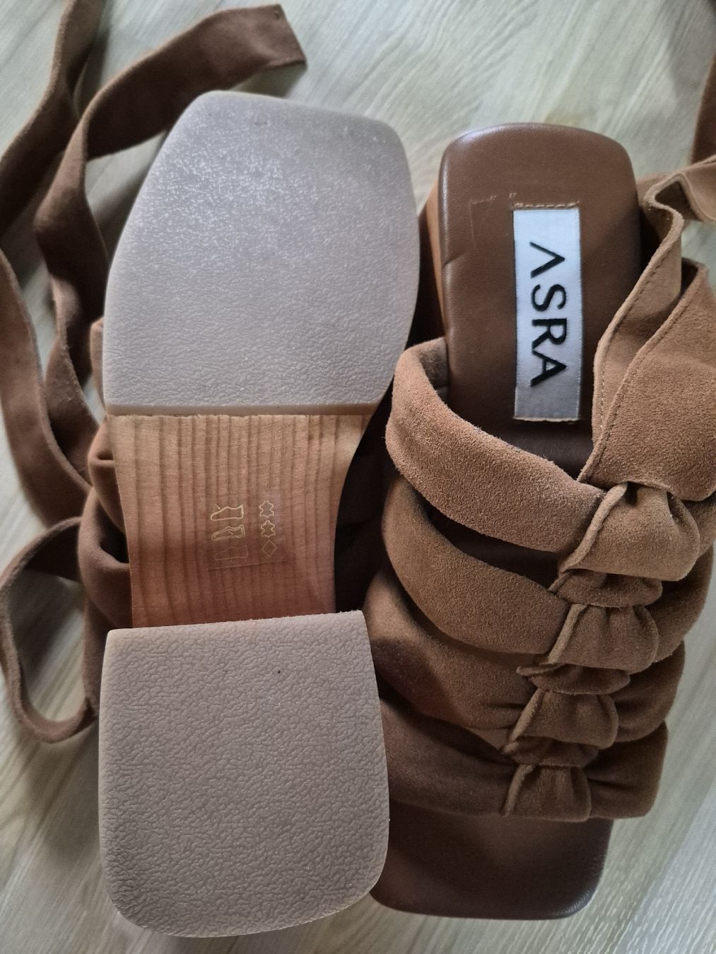 Chaussures femmes: Sandales compensées Asra marron taille 37 neuves – Neuf (Voir description) à Delémont par fab_cpg5 2