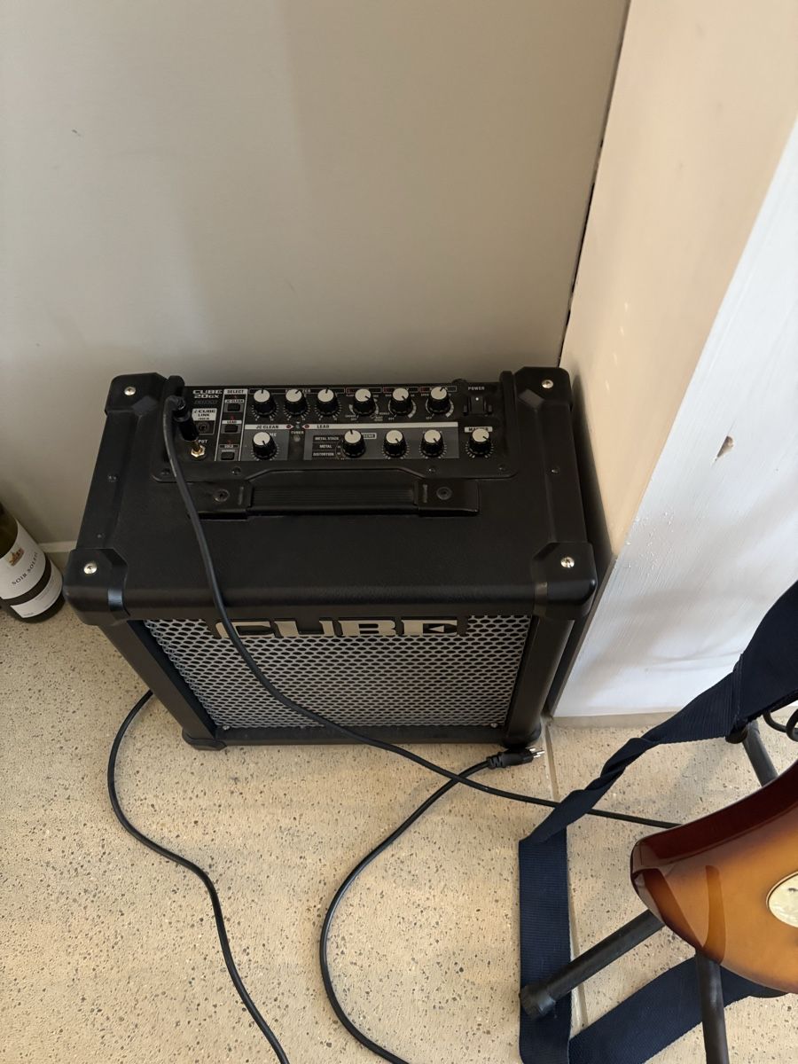 Cort Strumenti musicali: Cort Gitarre mit Verstärker – Usato da Winterthur venduto da lin0a 4