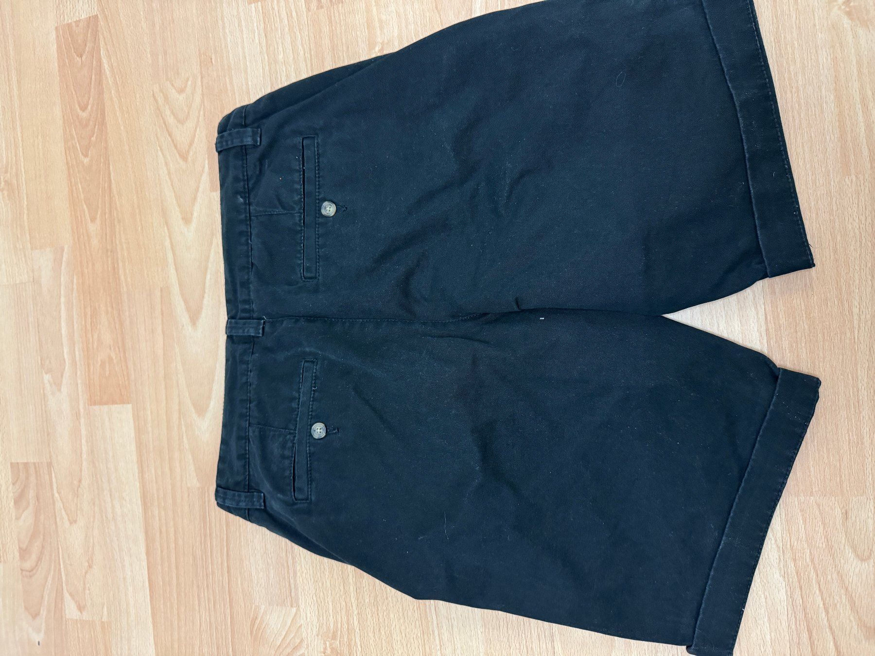Pantalons: kurze schwarze Schorts von C&A, gr. S – D'occasion à Ostermundigen par Vangiolillo 2