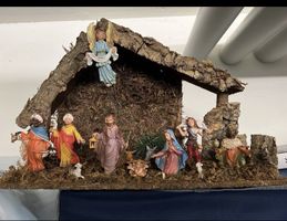Wunderschöne, handgemachte Weihnachtskrippe mit Figuren
