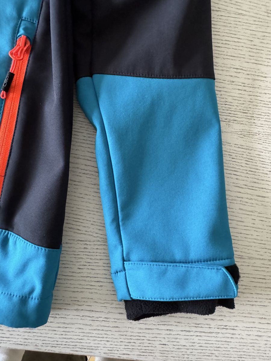 CMP Giacche & Cappotti: CMP Softshelljacke mit Kapuze blau schwarz Gr. 164 – Usato da Zürich venduto da Sunflower.15 1