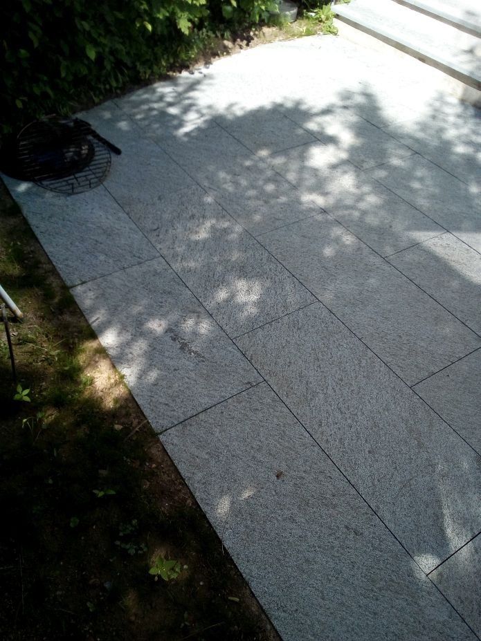 Rivestimenti per pavimenti: Gartenplatten Granitplatten MAGGIA V Gneis geflammt 3 cm – Nuovo (secondo la descrizione) da Thalwil venduto da Qualitaetdesign 4