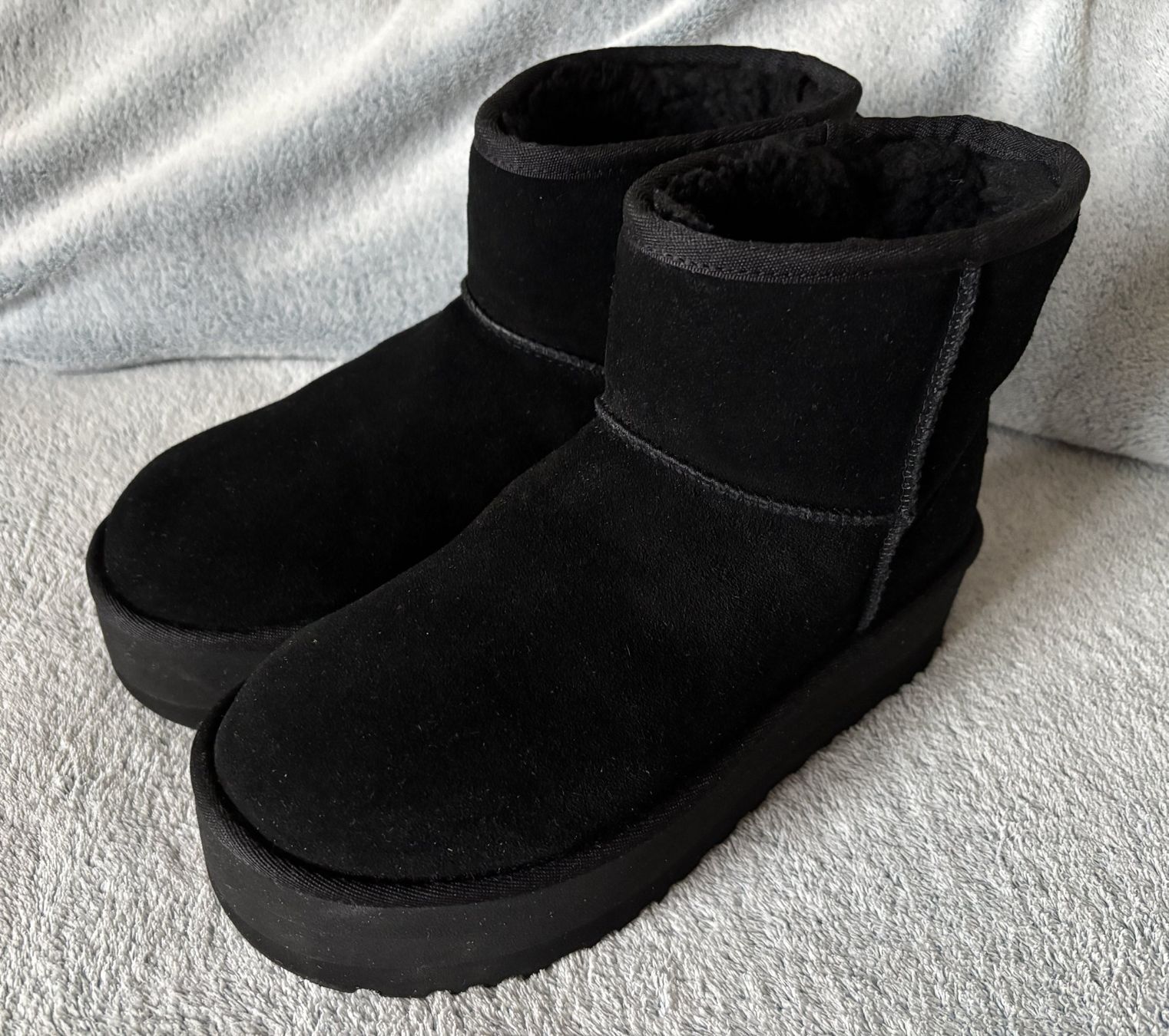 Ugg Damenschuhe: UGG Platform Boots, Gr. 39, sehr schick – Gebraucht aus Birmenstorf AG von tritonius 1