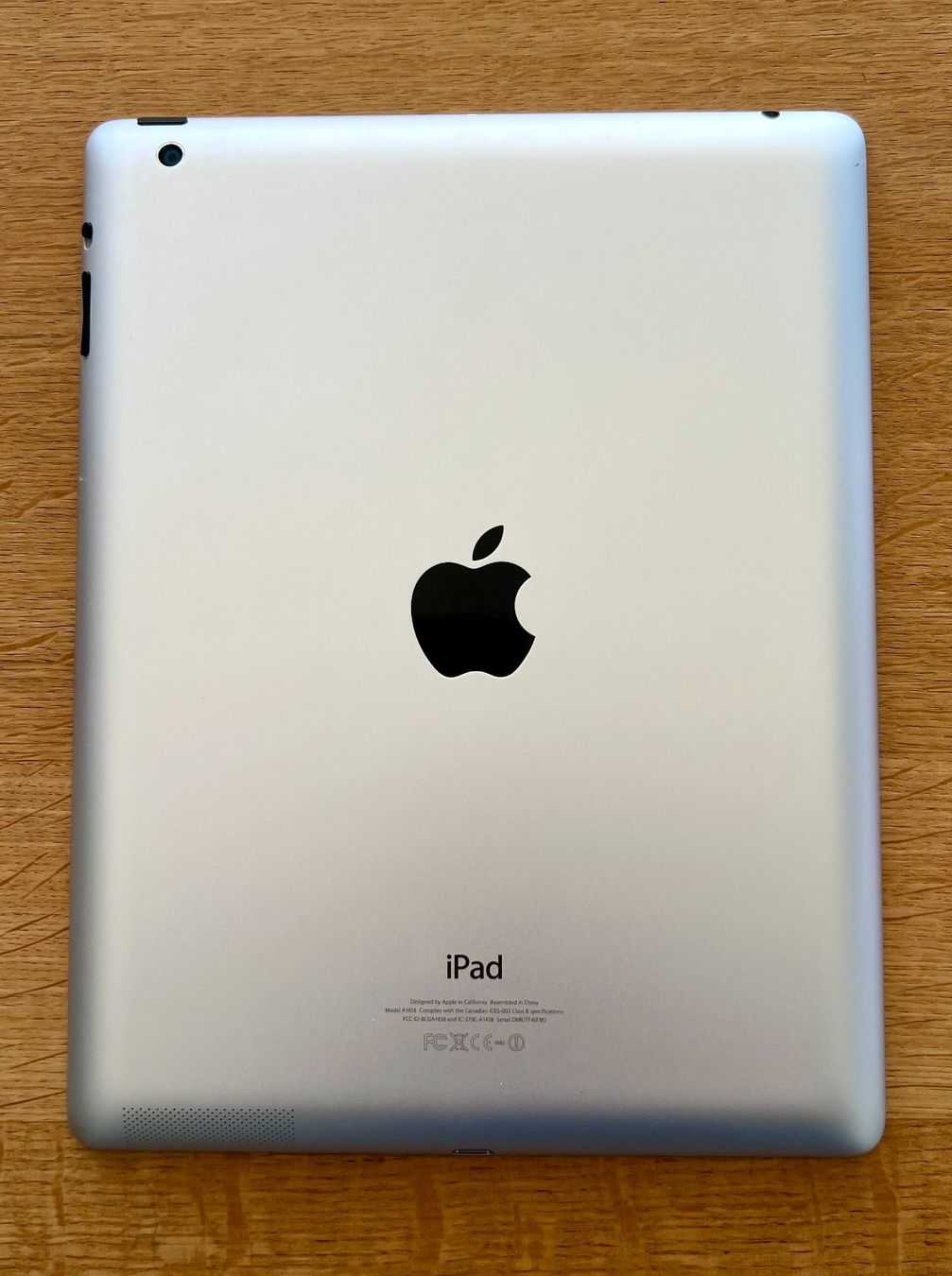 Apple Tablettes PC: iPad - 4. Generation - 16GB - weiss – D'occasion à AEUGST AM ALBIS par AceSpace69 1