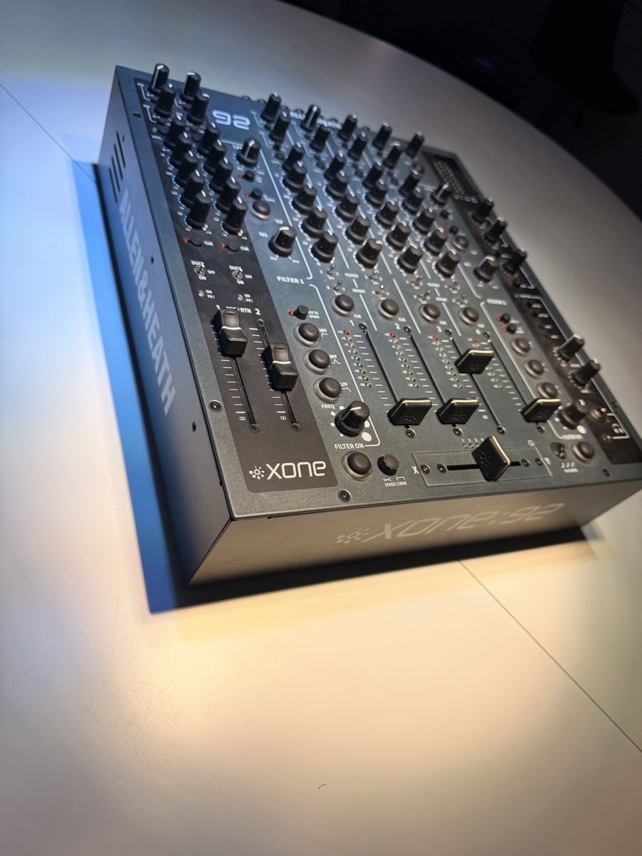 Allen & Heath Console di mixaggio: Allen & Heath Xone:92 Mischpult gebraucht – Nuovo (secondo la descrizione) da Zürich venduto da Marbolix 3