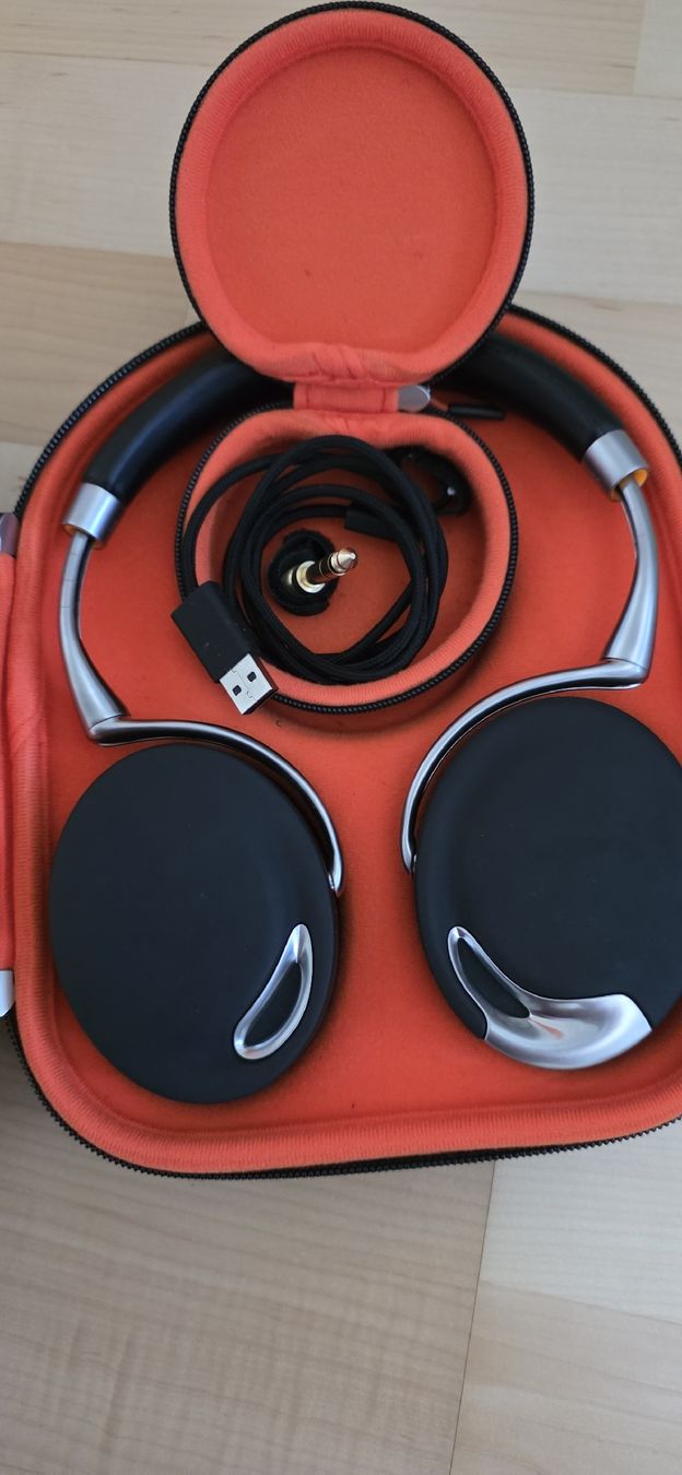 Parrot Casques audio: Parrot Zik Kopfhörer set mit case – Défectueux à Hildisrieden par Beka23 1