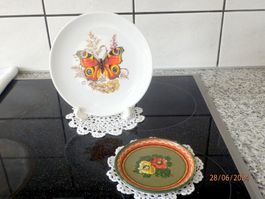 Sammlerteller, Keramik Ø 19cm, Holzuntersetzer Ø 12cm