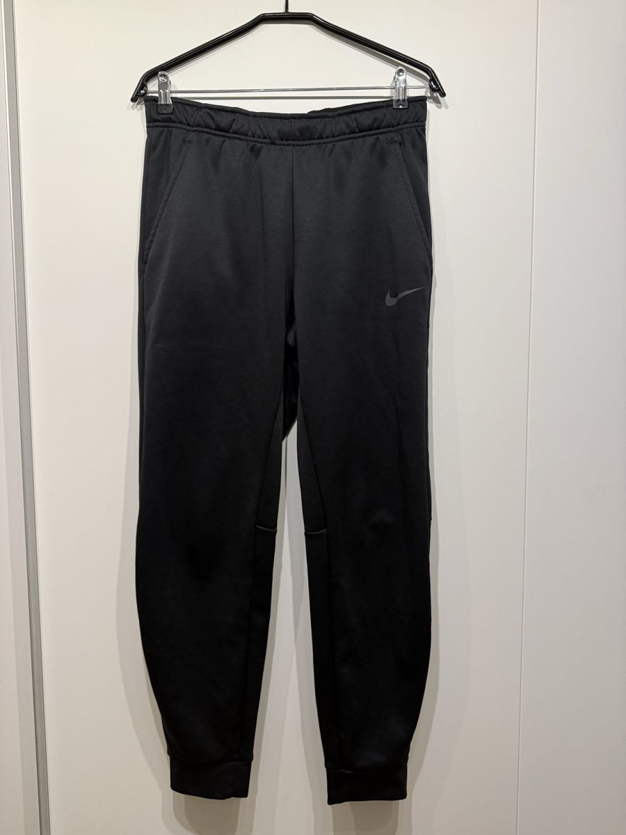 Nike Pantaloni: Nike Trainerhose – Usato da Buchs AG venduto da MiWeFe17