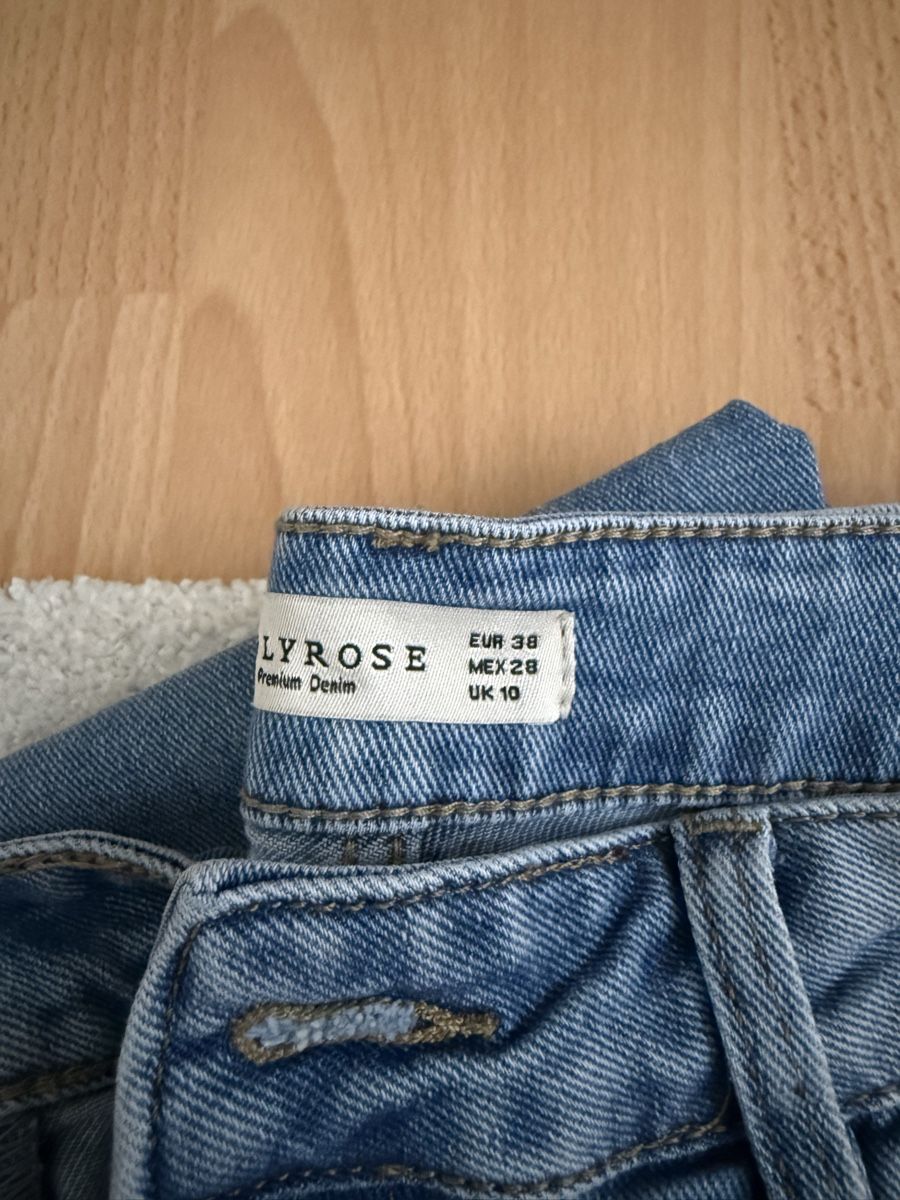 Jeans: Lyrose Jeans hellblau Grösse 38 – Neu (gemäss Beschreibung) aus Alpnach Dorf von beauty87