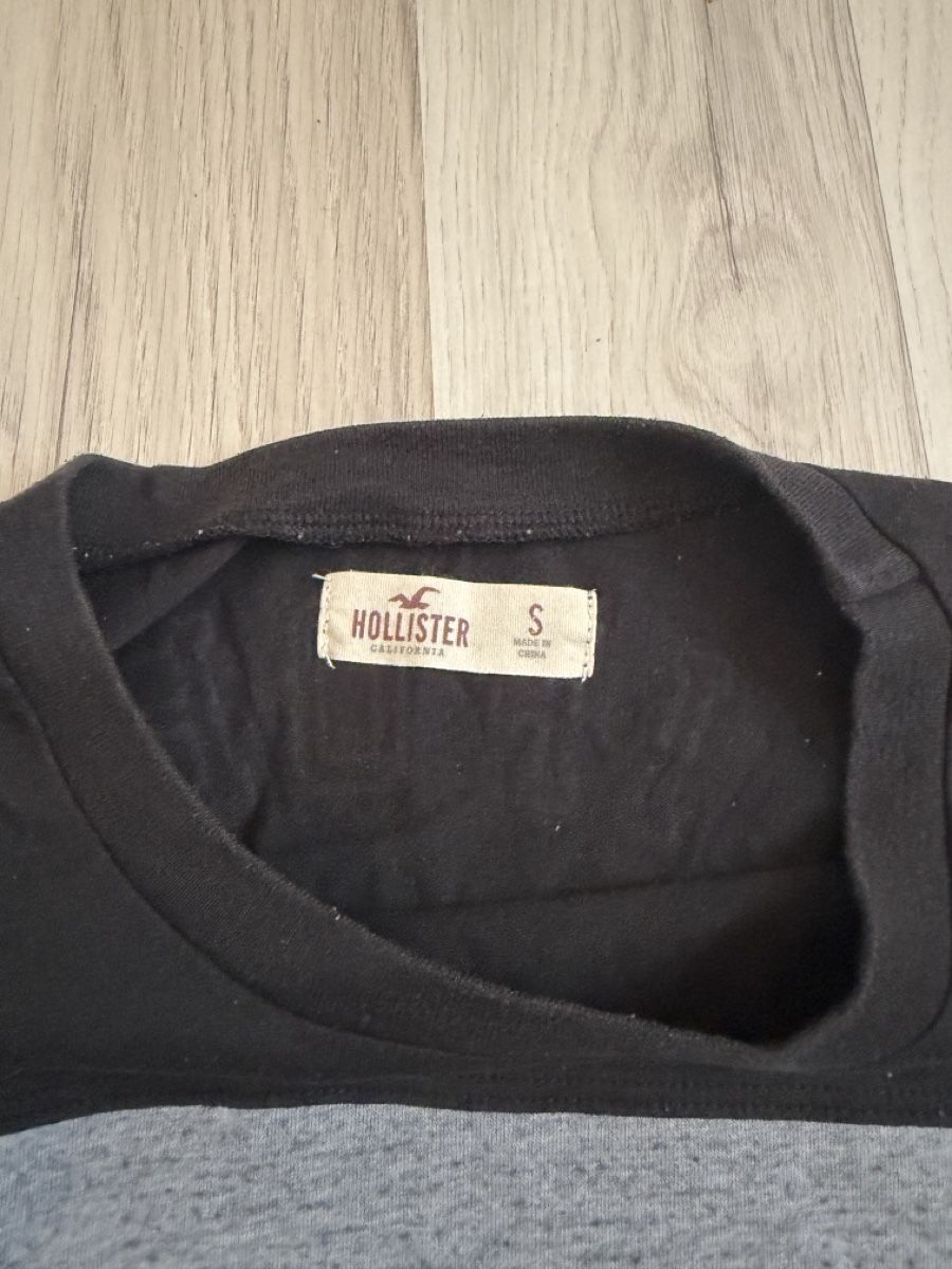 Hollister T-shirt: Hollister Longsleeve  – Usato da Davos Platz venduto da ang_m2dp 1