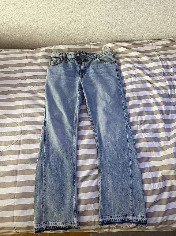 Jeans: Zara Flared Jeans blau Grösse 44 – Usato da Basel venduto da bap_7kpp