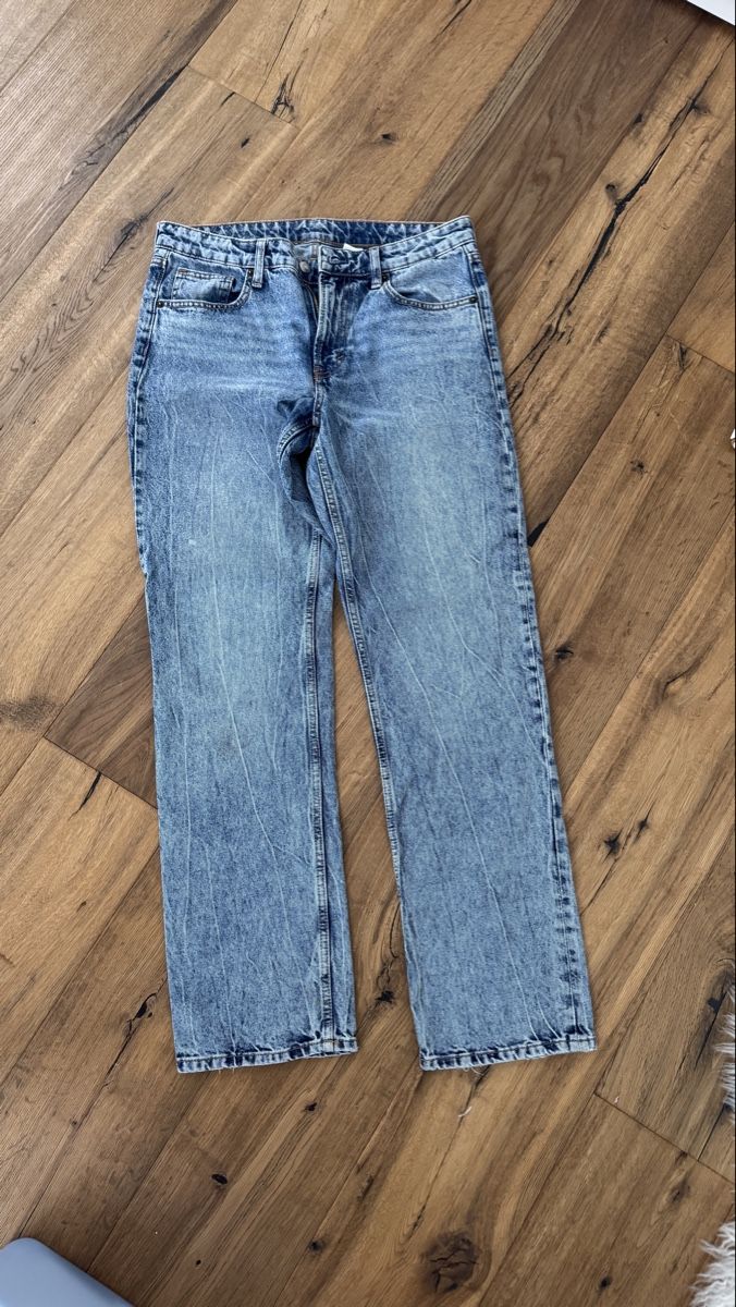 H&M Jeans: H&M Straight leg jeans – Nuovo (secondo la descrizione) da Wädenswil venduto da katdede
