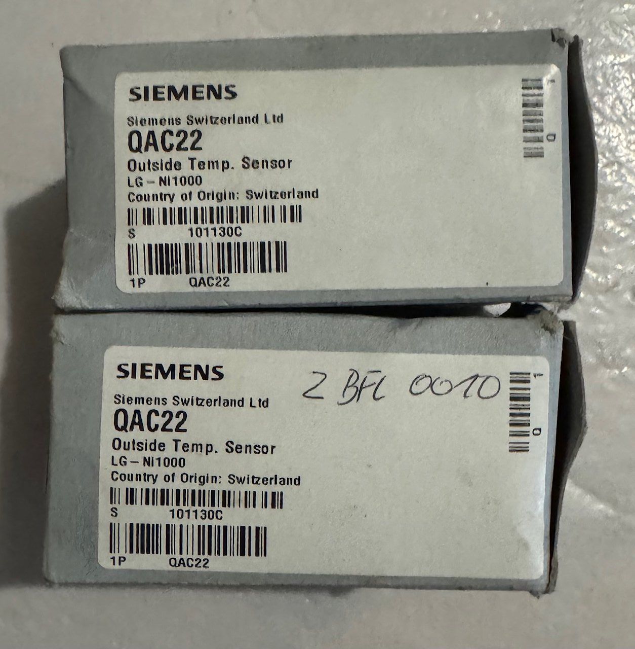 Altro per la casa: 2x Aussentemperaturfühler SIEMENS QAC22 – Nuovo e nell'imballaggio originale da Basel venduto da peterfalk