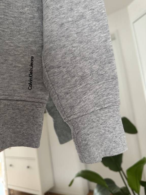 Maglioni & Felpe: Sweater Calvin Klein  – Usato da Glattbrugg venduto da Blogger73 1
