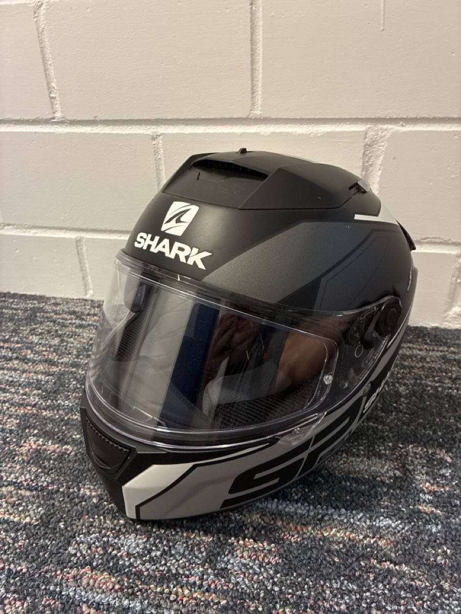 Casques & visières: Shark Speed-R SAUER – D'occasion à Roggwil BE par ChojinKay