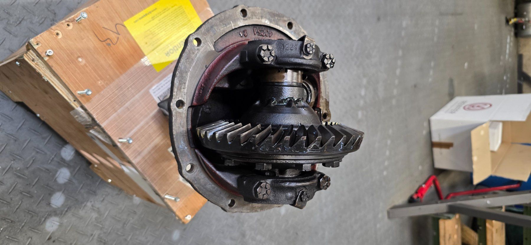 Ford Tutti pezzi di ricambio auto: Ford 9 Zoll Differential "Third Member" – Usato da Alpnach Dorf venduto da inf_bz25 1