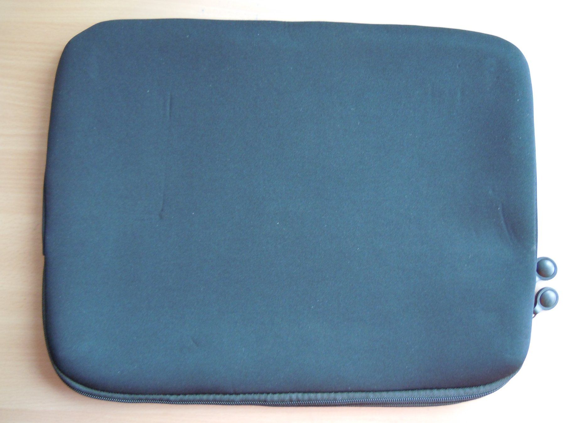 Covers & Borse: Laptop Hülle Neopren schwarz – Usato da Luzern venduto da Baumli1 6