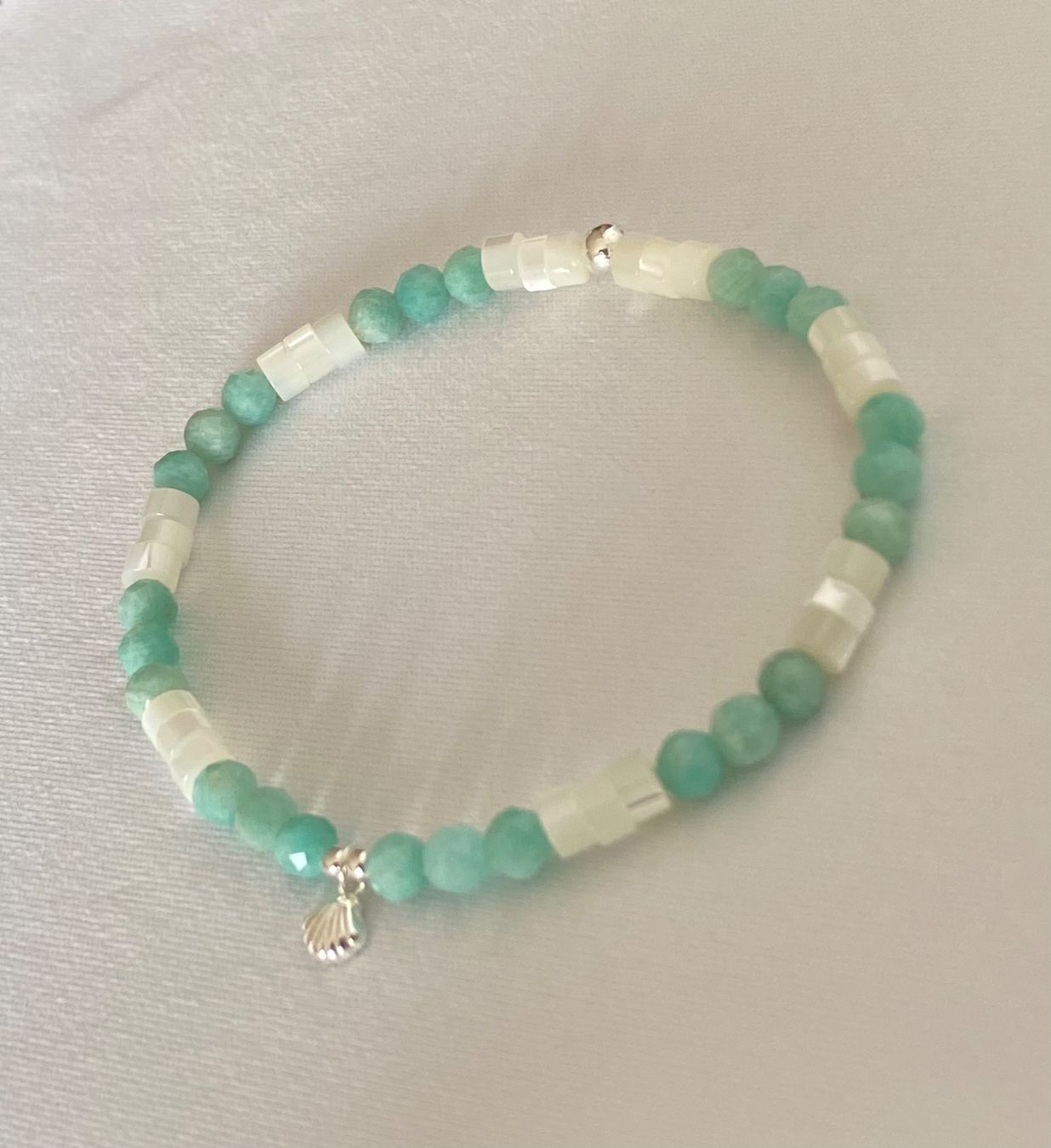 Bracciali & Braccialetti: Edelstein Armband Amazonit Perlmutt Silber auf Mass – Nuovo e nell'imballaggio originale da Zuzwil SG venduto da Lemliskat 1