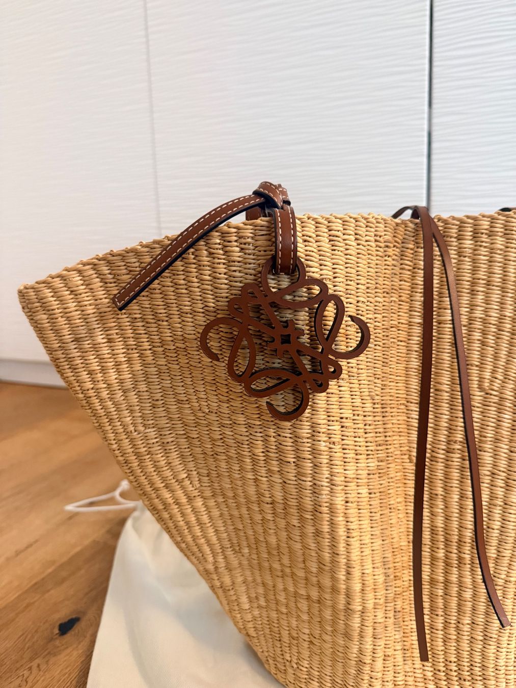 Loewe Taschen für Damen: 100% ORIGINAL LOEWE SHELL BASKET BAG LARGE MIT RG – Gebraucht aus Küssnacht am Rigi von Grittibaenz 2