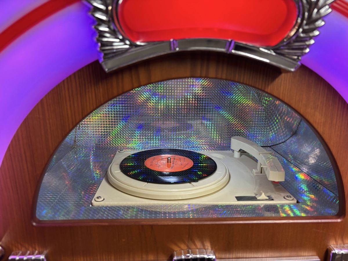Musiktruhen: Jukebox Ricatech RR2100 – Gebraucht aus Zug von Deks 5